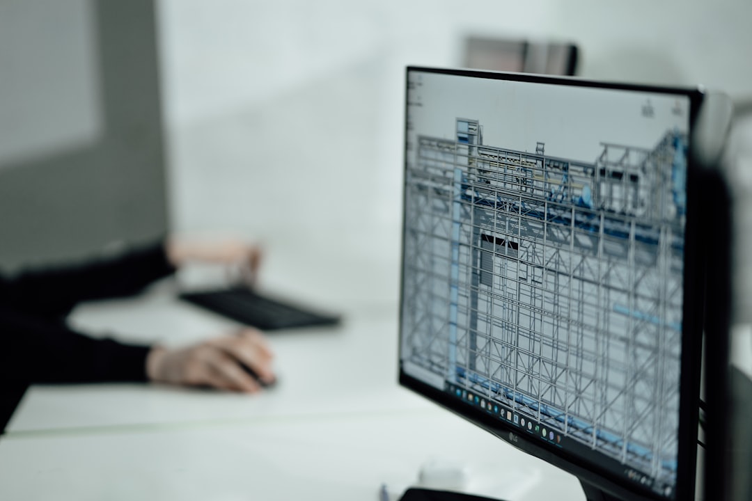 Mesa de arquiteto com projetos e atendimento a clientes automatizado por IA