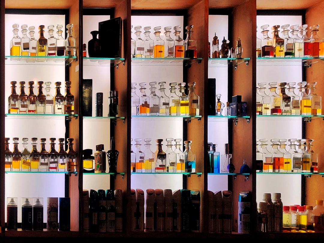 Loja de perfumaria com indicação de fragrâncias apoiada por IA